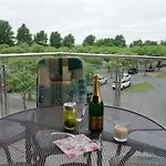 Holiday home Inselblume 02 - Maritime Ferienwohnung, Blick Zum Yachthafen *