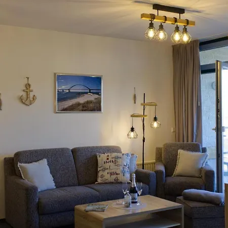 Inselblume 02 - Maritime Ferienwohnung, Blick Zum Yachthafen * Burgtiefe auf Fehmarn